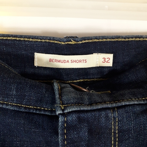 Levi's | Dark wash blue Bermuda jeans shorts - Picture 9 of 15